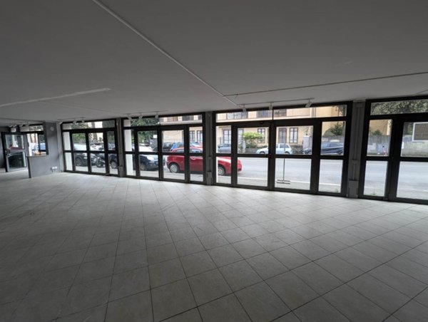 ufficio in affitto a Firenze in zona Legnaia
