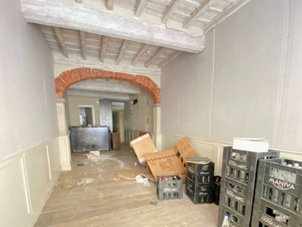 negozio in affitto a Firenze in zona Centro San Frediano