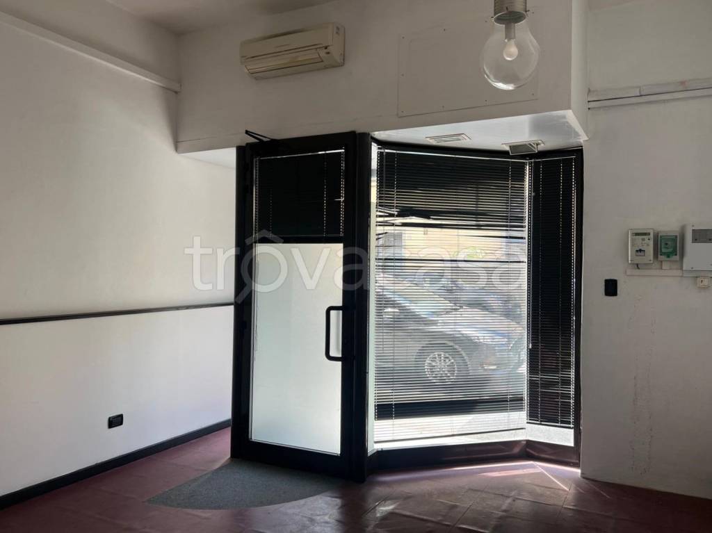 negozio in affitto a Firenze in zona Careggi