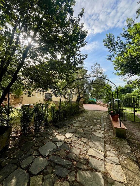 casa indipendente in affitto a Firenze in zona Rovezzano