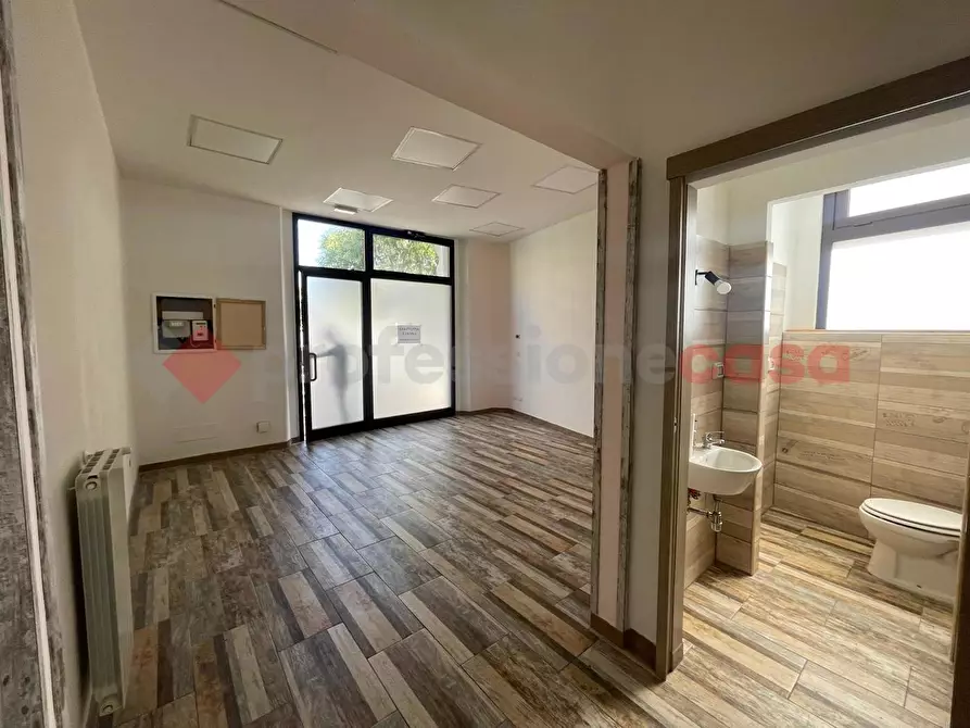 negozio in affitto a Firenze in zona Campo di Marte