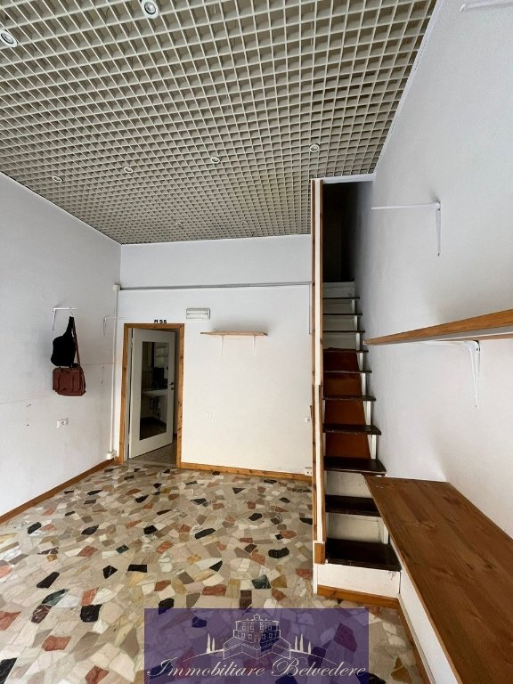 locale commerciale in affitto a Firenze in zona Gavinana