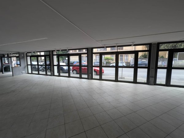 ufficio in affitto a Firenze in zona Legnaia