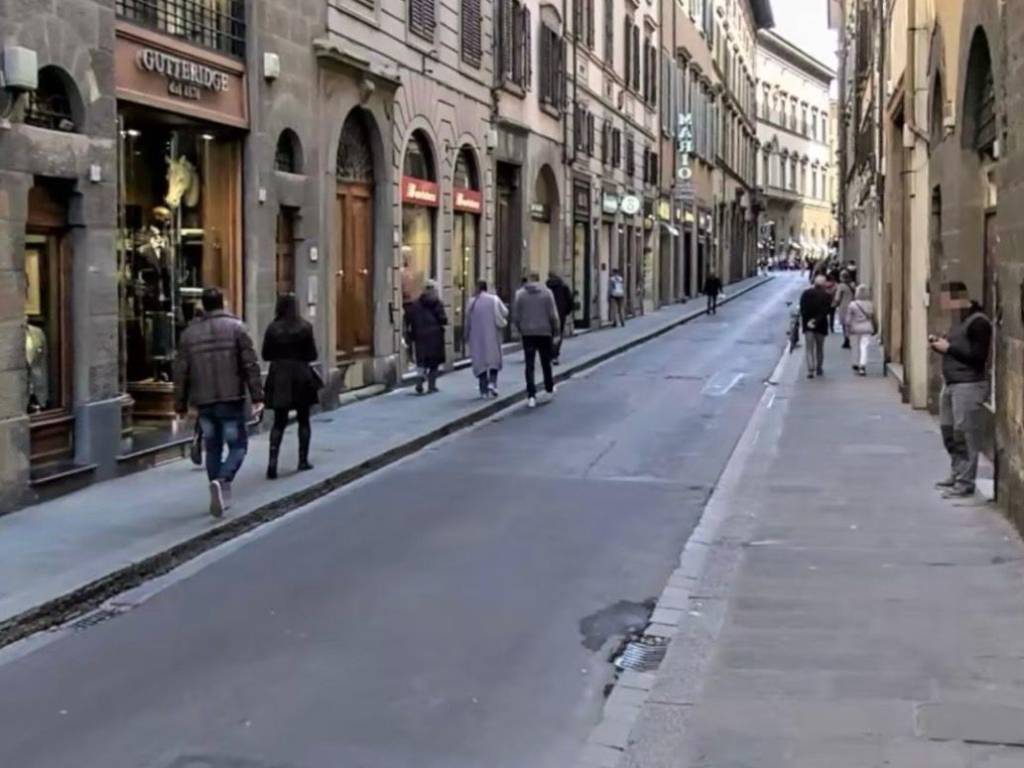 negozio in affitto a Firenze