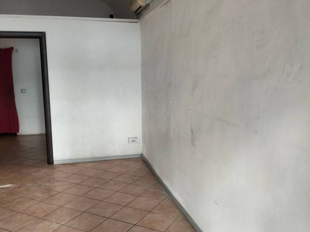 negozio in affitto a Firenze in zona Campo di Marte