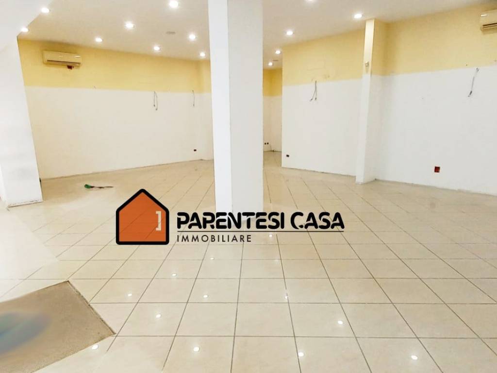 negozio in affitto a Firenze in zona Legnaia