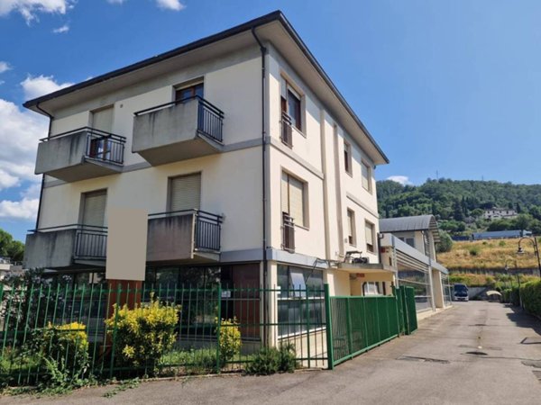 negozio in affitto a Firenze