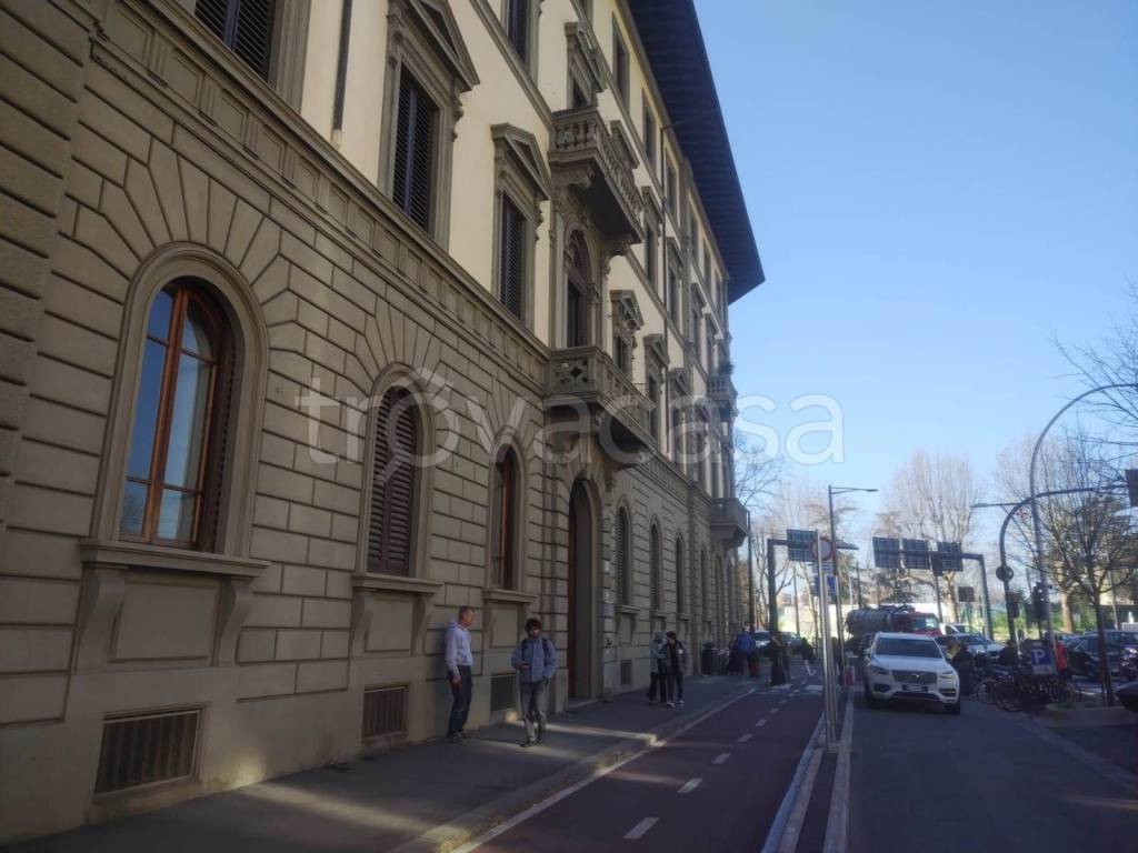 ufficio in affitto a Firenze in zona Statuto