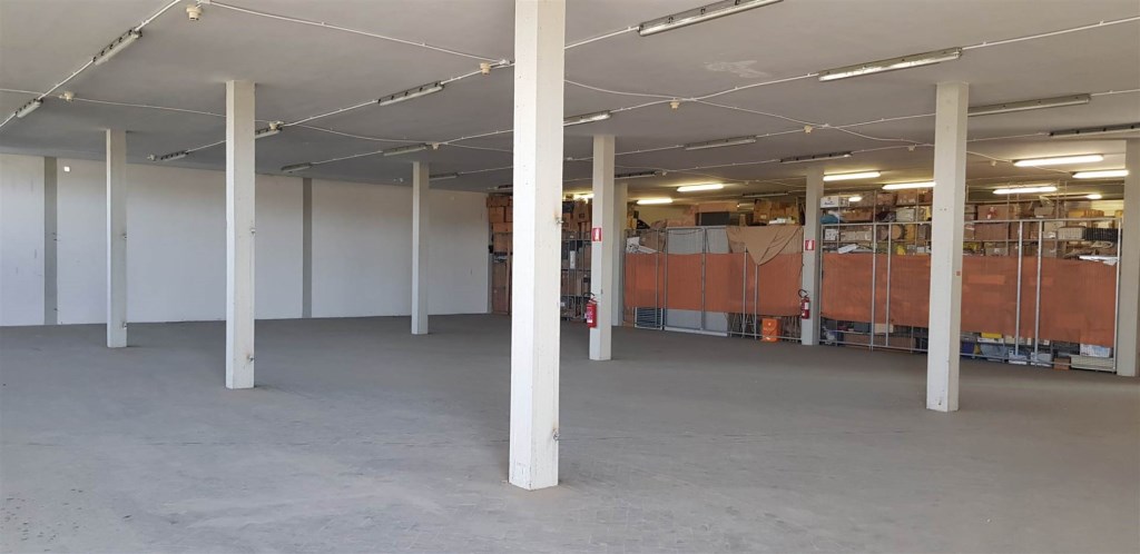 locale commerciale in affitto a Firenze