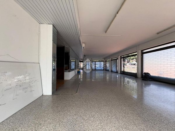 negozio in affitto a Firenze in zona Legnaia
