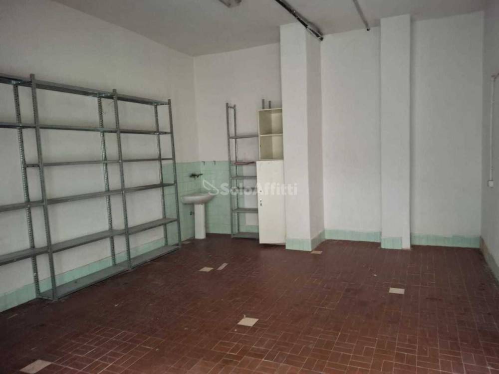 locale di sgombero in affitto a Firenze in zona Novoli