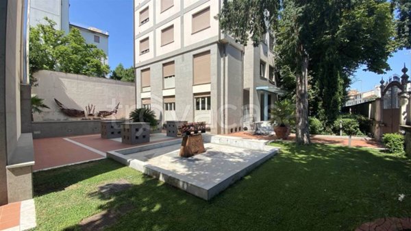 locale commerciale in affitto a Firenze