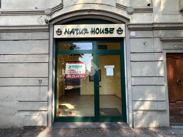 negozio in affitto a Firenze in zona Campo di Marte