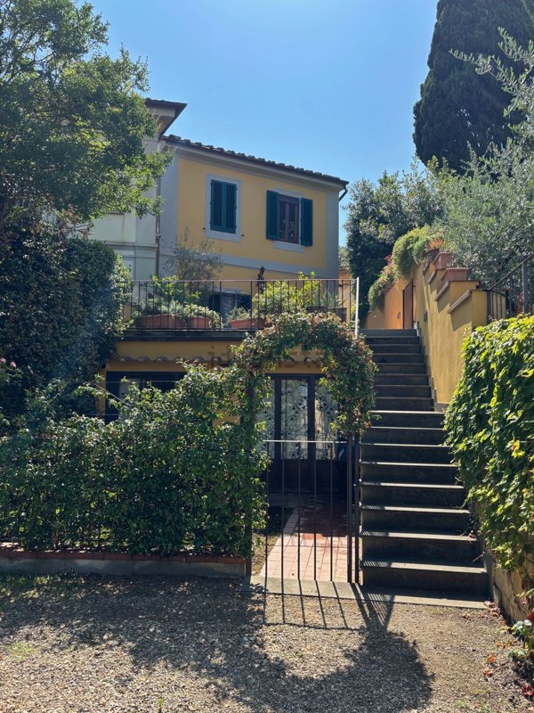 casa indipendente in affitto a Firenze in zona Settignano