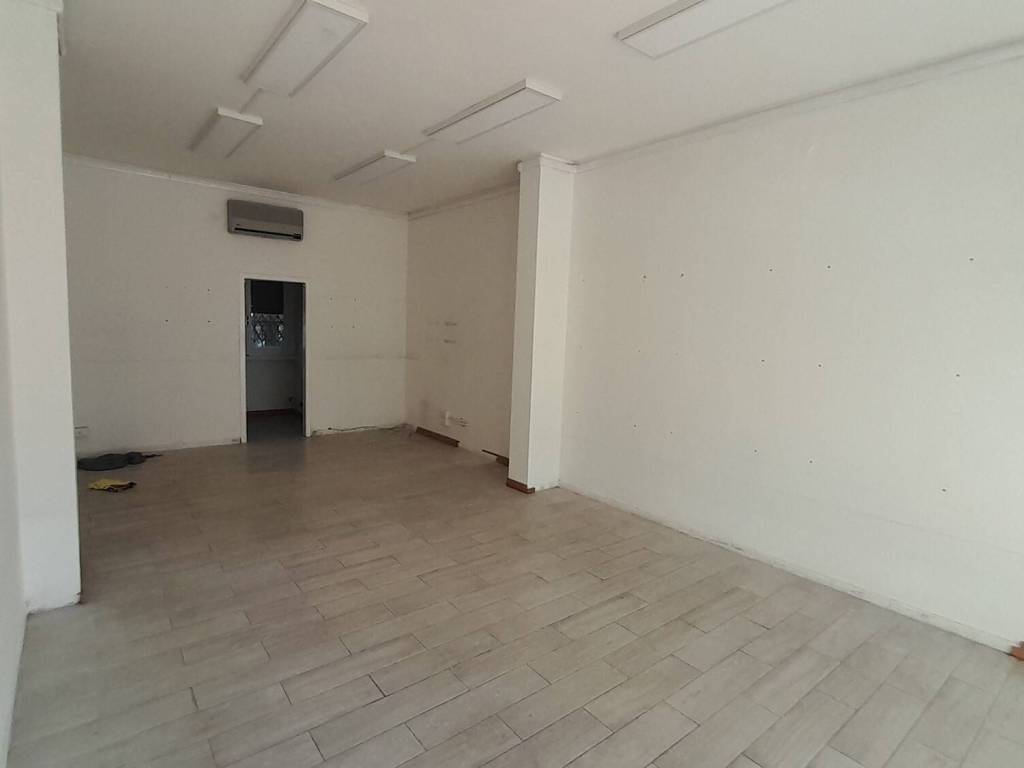 negozio in affitto a Firenze in zona Soffiano