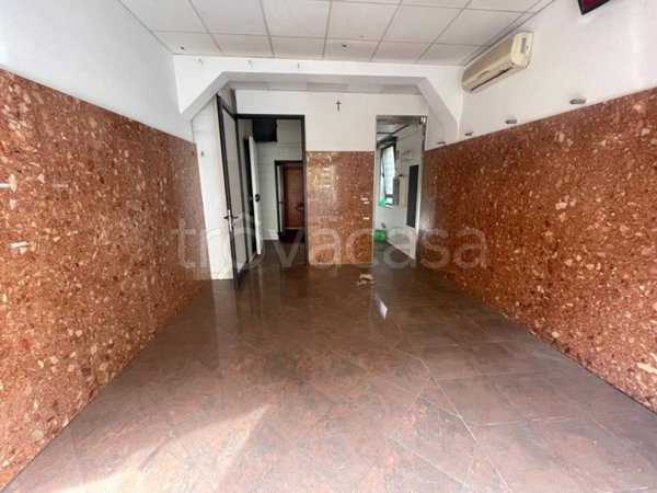 negozio in affitto a Firenze in zona Isolotto