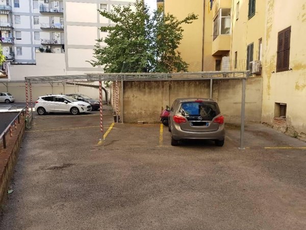 negozio in affitto a Firenze in zona Novoli