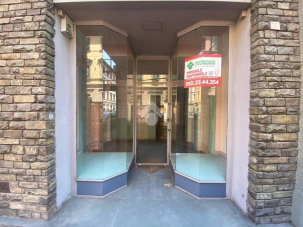 negozio in affitto a Firenze in zona Campo di Marte