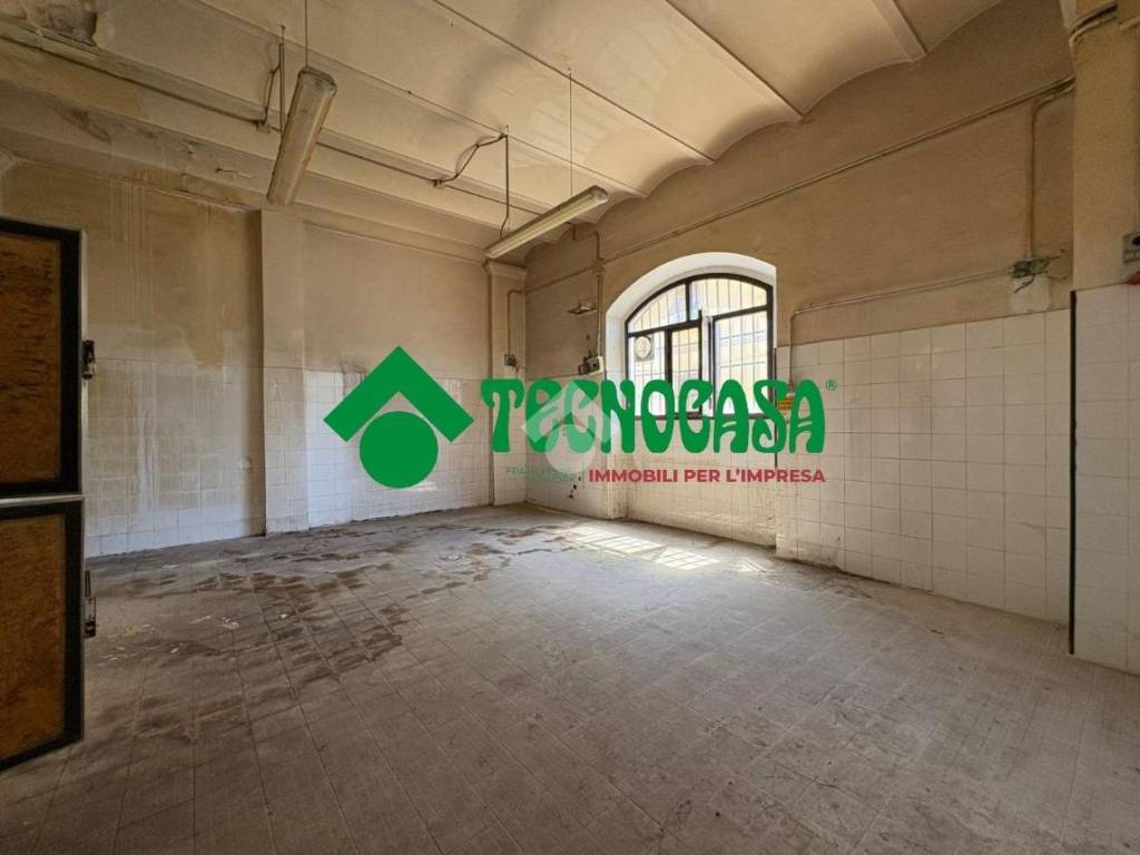 negozio in affitto a Firenze in zona Serpiolle