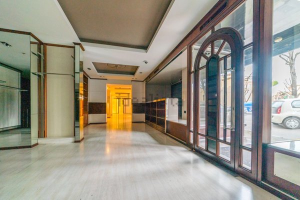 locale commerciale in affitto a Firenze