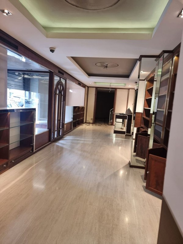 locale commerciale in affitto a Firenze
