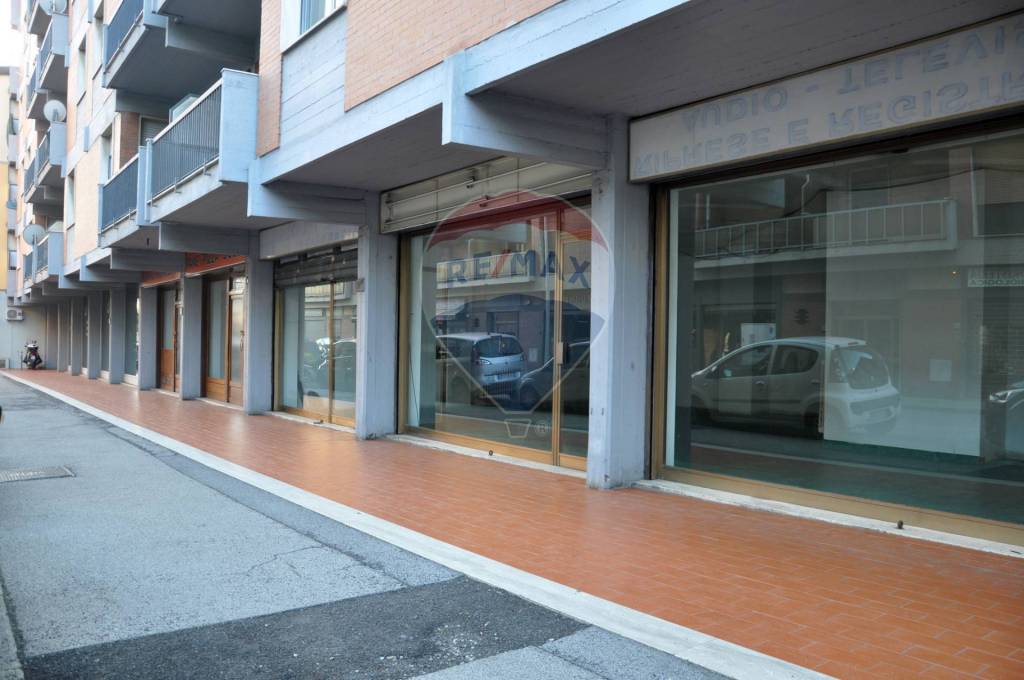 negozio in affitto a Firenze in zona Careggi