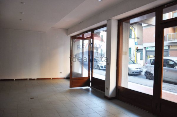 locale commerciale in affitto a Firenze in zona Careggi