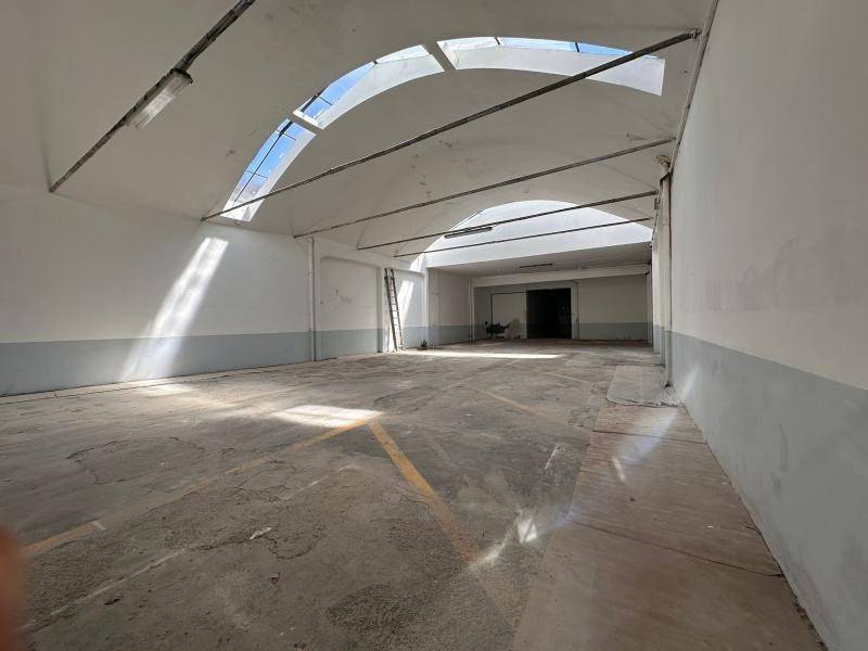 locale commerciale in affitto a Firenze in zona Serpiolle