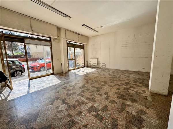 negozio in affitto a Firenze in zona Careggi