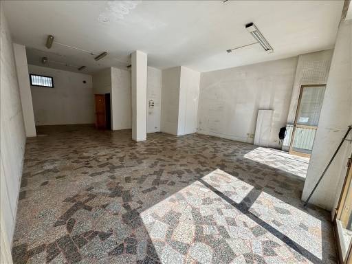 negozio in affitto a Firenze in zona Careggi