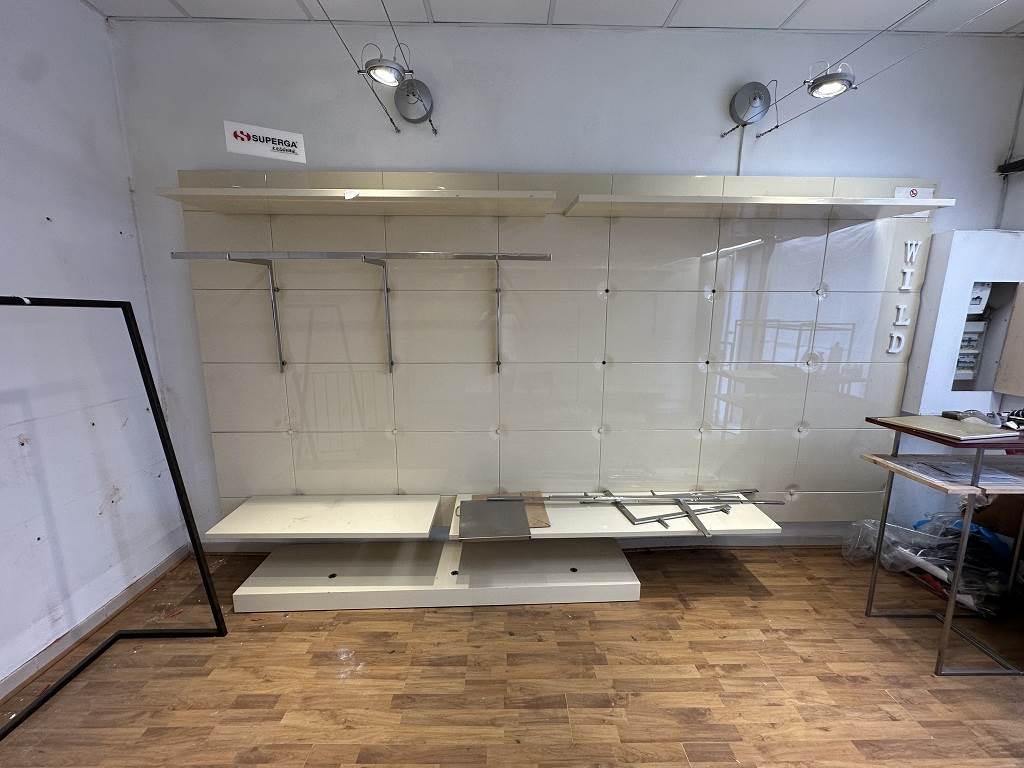 negozio in affitto a Firenze in zona Campo di Marte