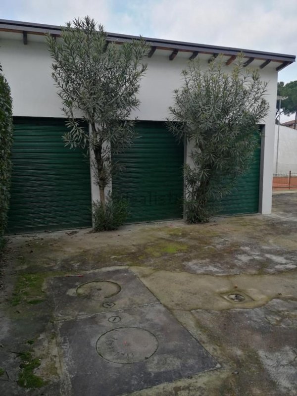 locale di sgombero in affitto a Firenze in zona Brozzi