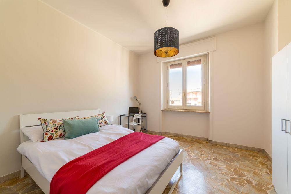 negozio in affitto a Firenze in zona Campo di Marte