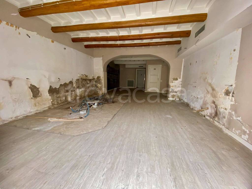 negozio in affitto a Firenze