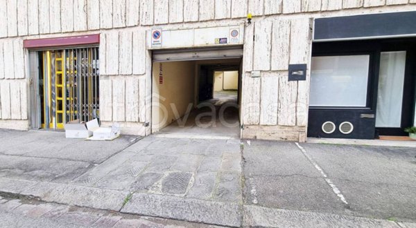 locale di sgombero in affitto a Firenze