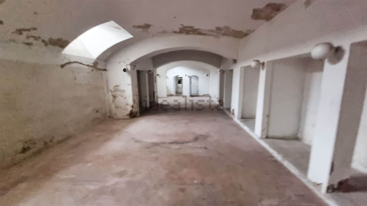 negozio in affitto a Firenze in zona Centro San Niccolò
