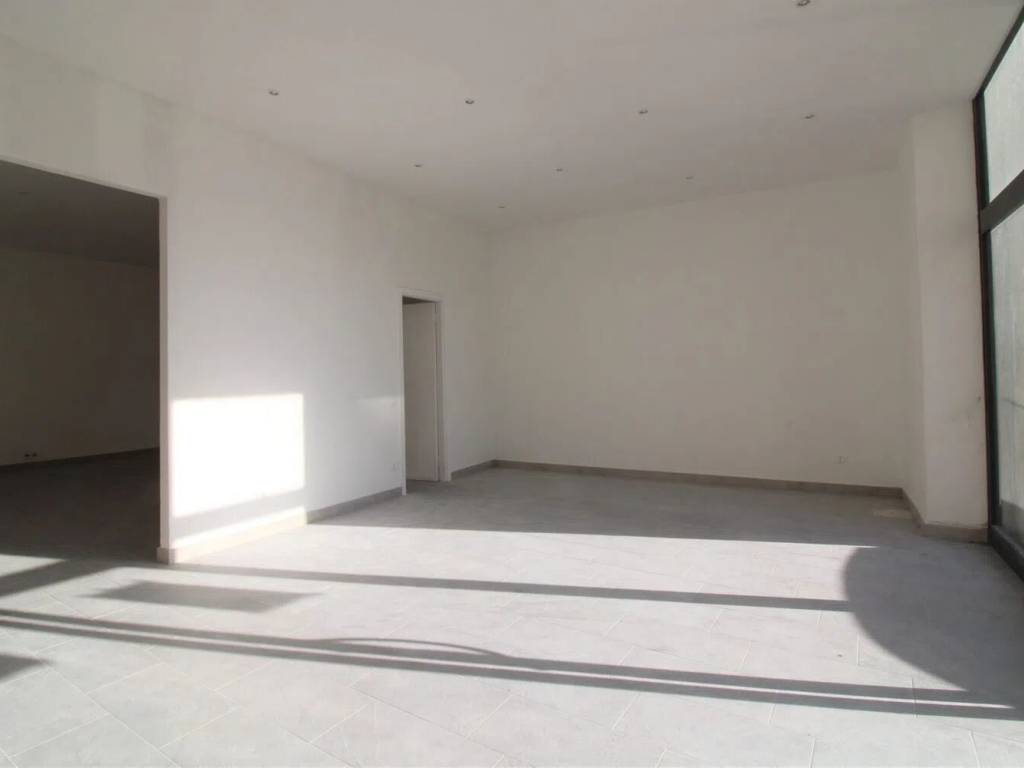 negozio in affitto a Firenze in zona Mantignano