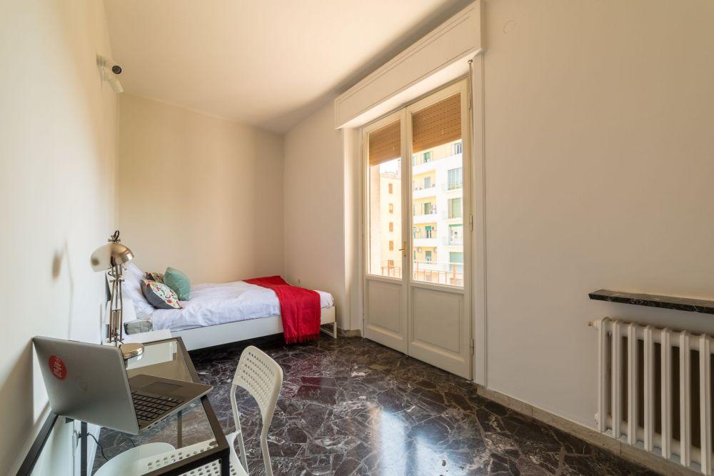 negozio in affitto a Firenze in zona Campo di Marte