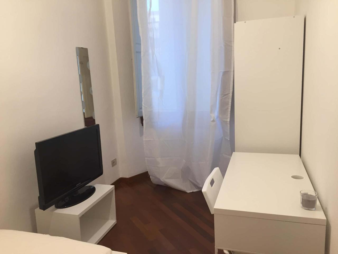negozio in affitto a Firenze in zona Campo di Marte