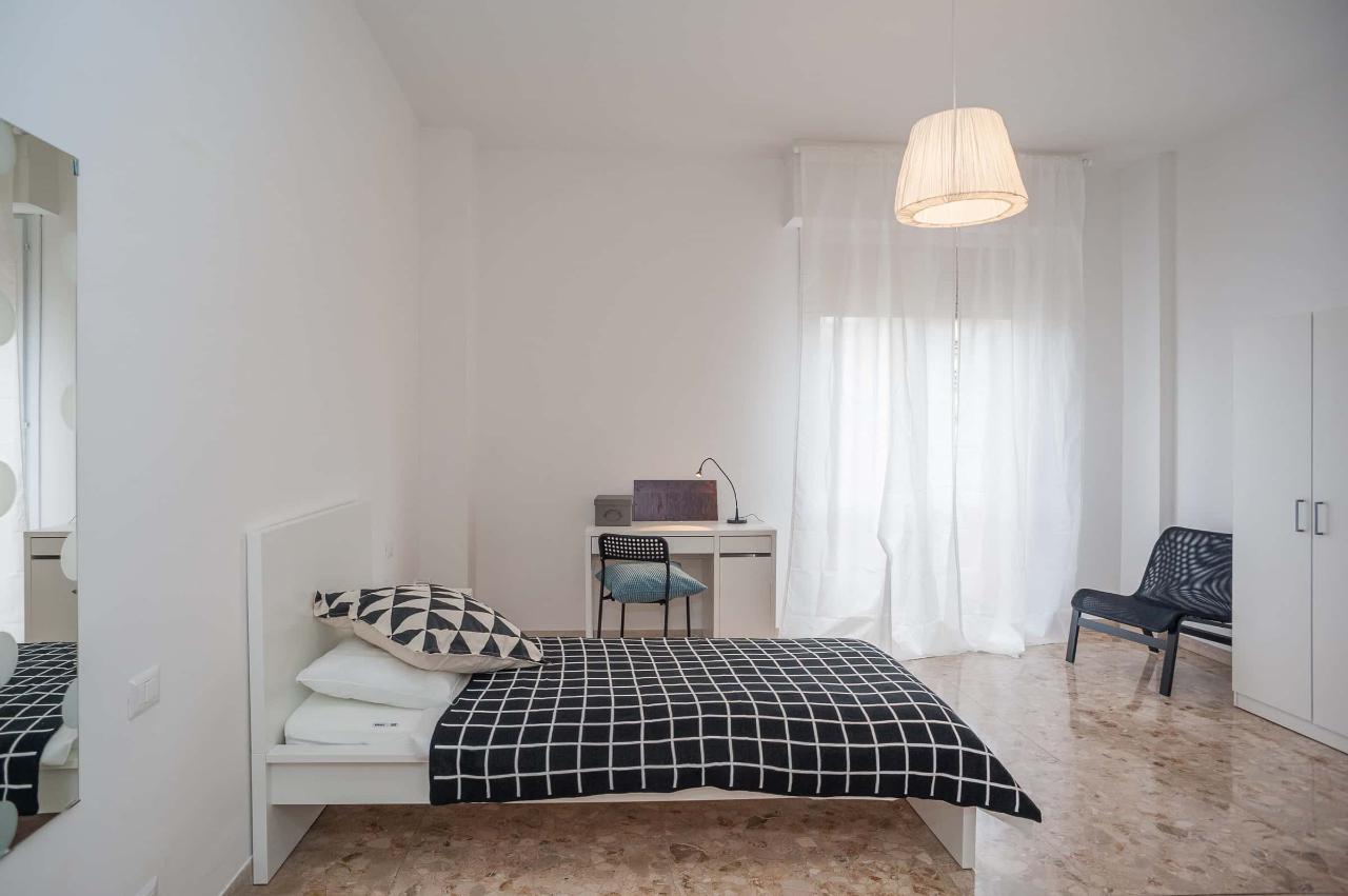 negozio in affitto a Firenze in zona Novoli