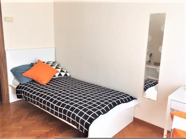 negozio in affitto a Firenze in zona Campo di Marte