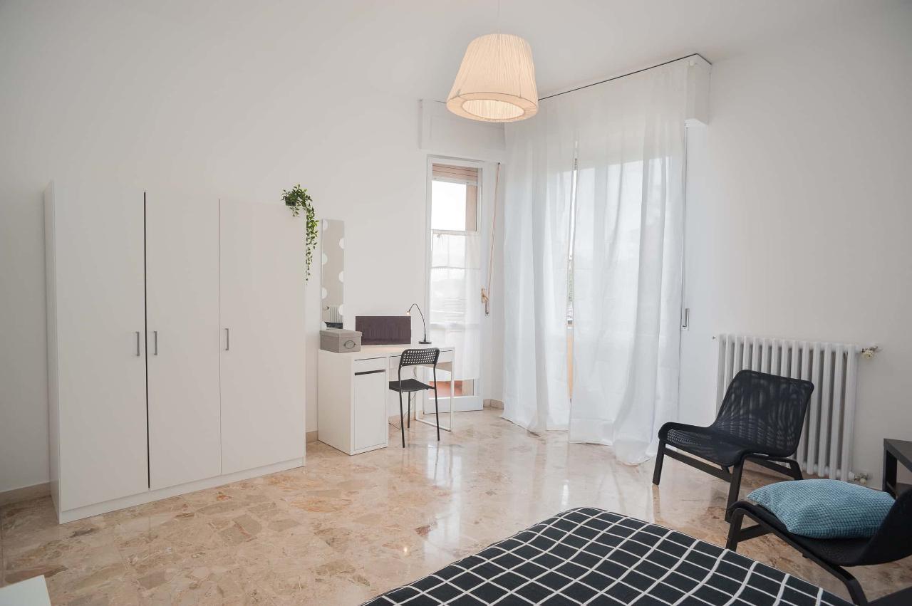 negozio in affitto a Firenze in zona Novoli
