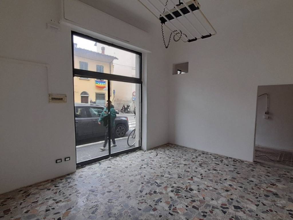 negozio in affitto a Firenze in zona Soffiano