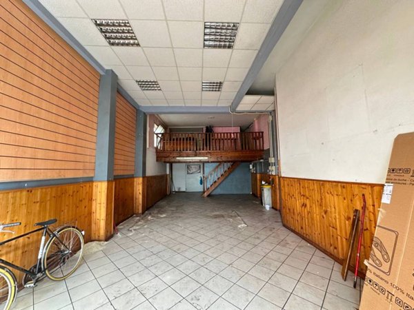 negozio in affitto a Firenze in zona Careggi