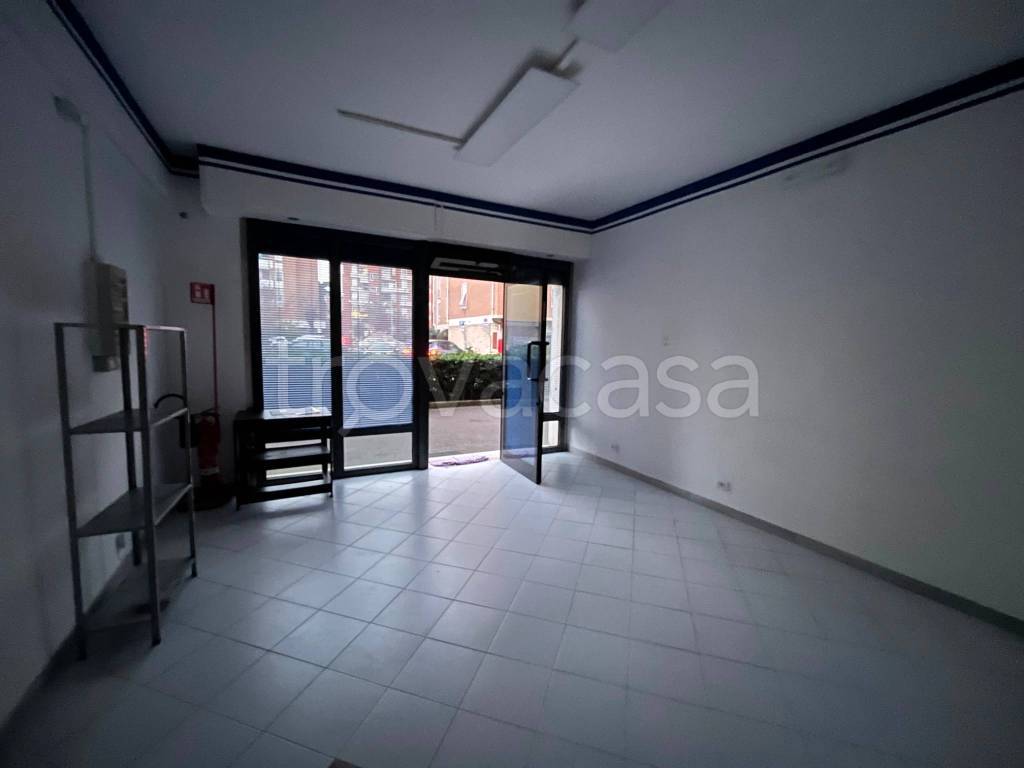 negozio in affitto a Firenze in zona Cintoia