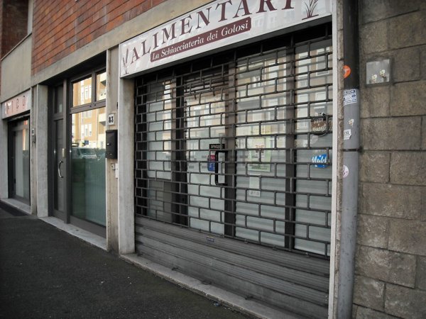 locale commerciale in affitto a Firenze in zona Isolotto