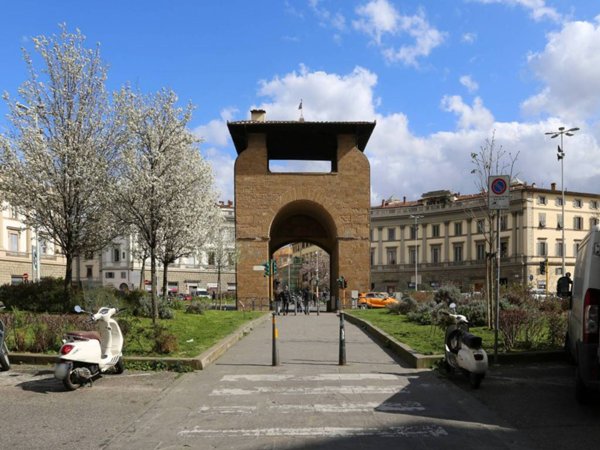 negozio in affitto a Firenze in zona Campo di Marte