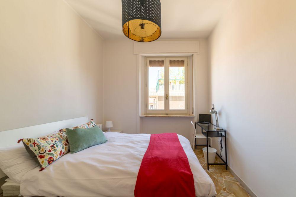 negozio in affitto a Firenze in zona Campo di Marte