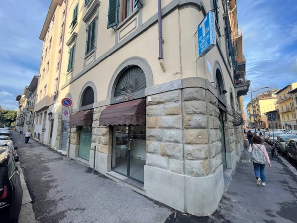 negozio in affitto a Firenze in zona Campo di Marte