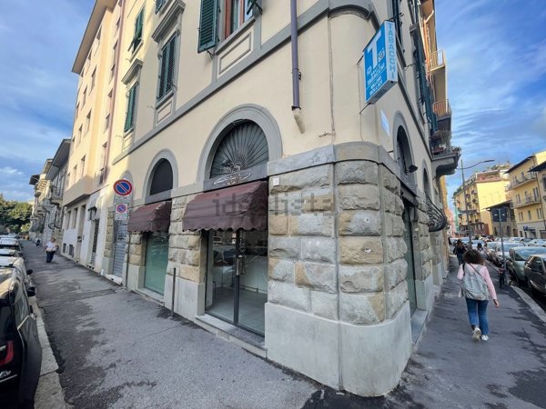 negozio in affitto a Firenze